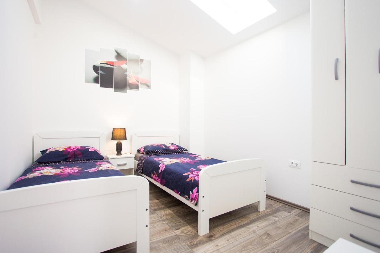 App Sara Apartment Kanfanar Exterior foto