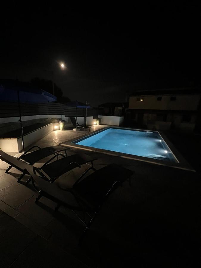 App Sara Apartment Kanfanar Exterior foto